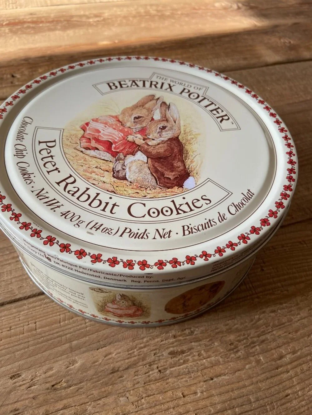vintage beatrix potter cookie tin, peter rabbit collectible tin, beatrix potter